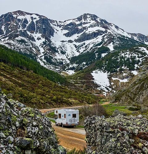 Przyczepa kempingowa używana czy nowa – jaką kupić