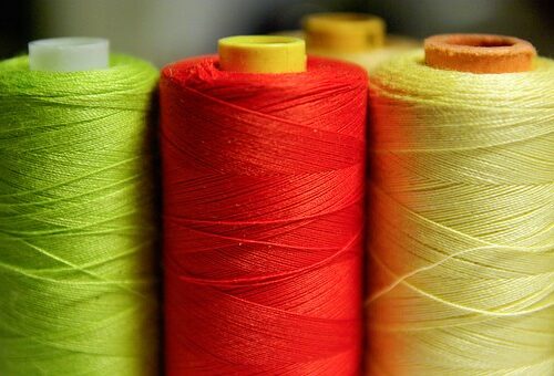 Jakie są najważniejsze typy nici i czym się charakteryzują
